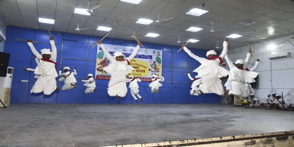 જૂનાગઢમાં જિલ્લા કક્ષાની નવરાત્રી રાસ-ગરબા સ્પર્ધા- 2026-27 યોજાઇ