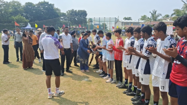 રાજ્યકક્ષાની હેન્ડબોલ સ્પર્ધાનો ભવ્ય પ્રારંભ રાજ્યકક્ષાની હેન્ડબોલ સ્પર્ધાનો ભવ્ય પ્રારંભ