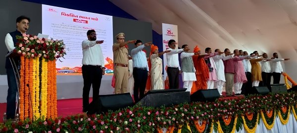 ભરૂચમાં વિકાસ સેવા જ્યોતિ યાત્રા કાર્યક્રમમાં  સેવાભાવ અને રાષ્ટ્રભાવનાનો સંદેશ જોવા મળ્યો