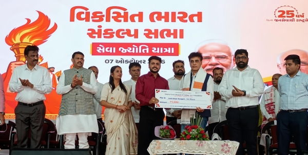 ભરૂચમાં વિકાસ સેવા જ્યોતિ યાત્રા કાર્યક્રમમાં  સેવાભાવ અને રાષ્ટ્રભાવનાનો સંદેશ જોવા મળ્યો