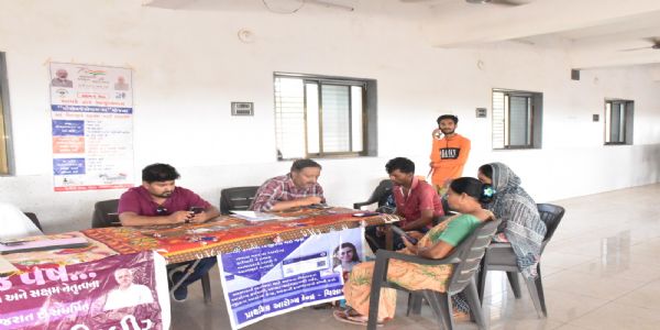 નાગરિકોના પ્રશ્નોના ઝડપી ઉકેલ માટે પોરબંદ તાલુકાના મિયાણી ગામમાં ‘સેવા સેતુ કાર્યકમ’ યોજાયો