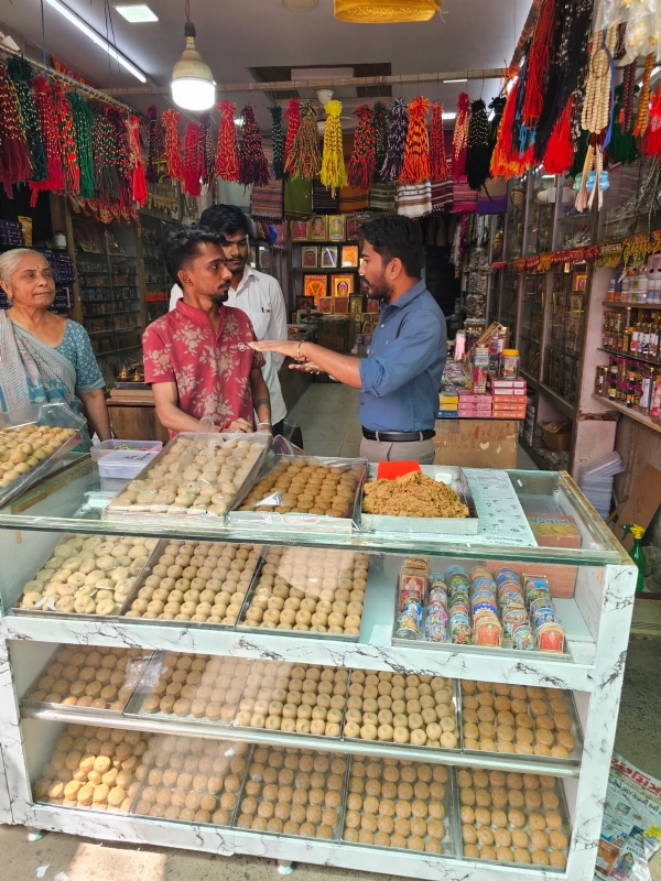 માતાનામઢ ખાતે ફૂડ વિભાગની ચેકીંગ