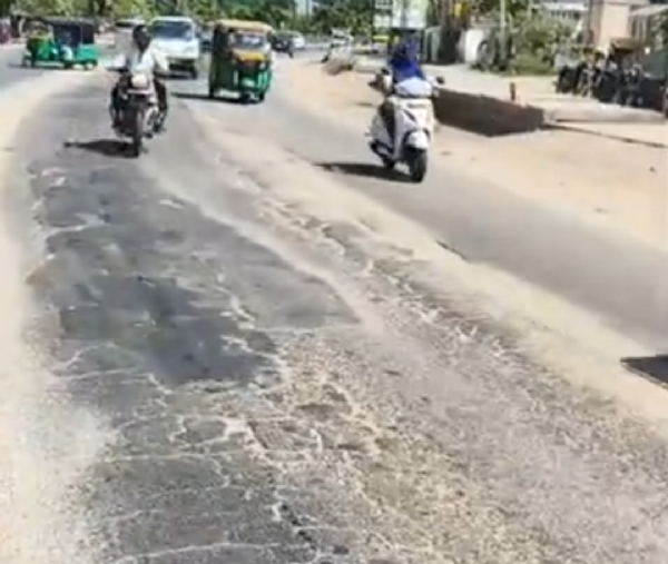 પાટણ-ચાણસ્મા હાઈવે પર સંખારી-રાજપુર માર્ગ બિસ્માર, ખાડાઓથી અકસ્માતનો ભય