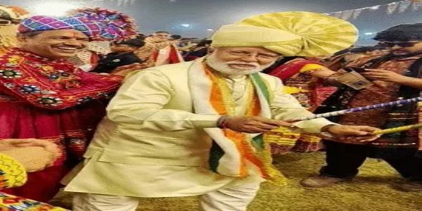 46 હજારથી વધુ ખેલૈયાઓ એક સાથે ગરબે ઘૂમ્યા, ગરબા રમી ‘વિકસિત વડોદરાથી વિકસિત ગુજરાત’ વર્લ્ડ રેકોર્ડ બનાવ્યો