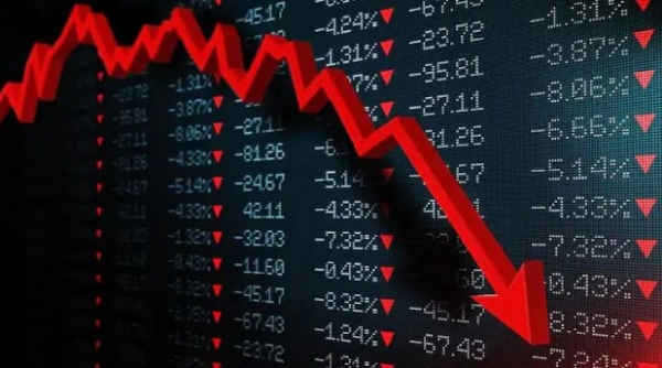 શરૂઆતના કારોબારમાં શેરબજાર દબાણ હેઠળ, સેન્સેક્સ અને નિફ્ટીમાં ઘટાડો