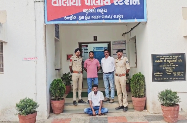 કંબોડિયાનો નામચીન બુટલેગર રાહુલ માલીને વાલિયા પોલીસે મીરાપોરથી ઝડપી પાડ્યો