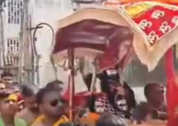 સિદ્ધપુરમાં મહાશિવરાત્રી નિમિત્તે બ્રહ્માંડેશ્વર મહાદેવની ભવ્ય નગરયાત્રાનું આયોજન કરવામાં આવ્યું.