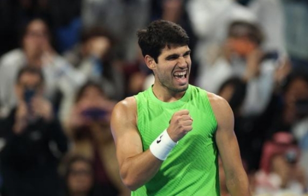 કતાર ઓપન 2026 અલ્કારાઝે જોરદાર વાપસી કરી, મેદવેદેવ વિરુદ્ધ સિત્સિપાસ મેચની પુષ્ટિ