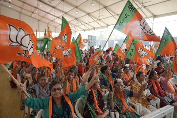 એકવીસમી સદીનું ભારત વિકાસની દિશામાં વિરાસત સાથે આગળ વધી રહ્યું તેનો શ્રેય પ્રધાનમંત્રીને જાય છે નીતિન નવીન