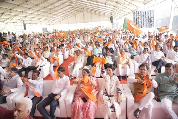 એકવીસમી સદીનું ભારત વિકાસની દિશામાં વિરાસત સાથે આગળ વધી રહ્યું તેનો શ્રેય પ્રધાનમંત્રીને જાય છે નીતિન નવીન