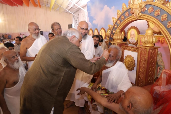 સુરતના વેસુમાં આચાર્ય વિજય યશોવર્મસૂરીશ્વરજી