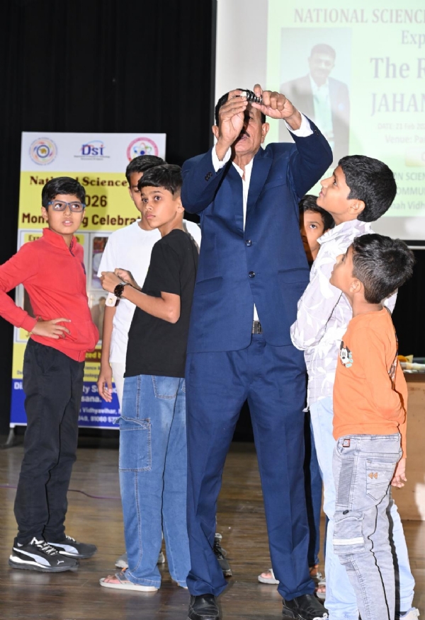 મહેસાણામાં નેશનલ સાયન્સ ડે નિમિત્તે ‘રીયલ રેન્ચો’ જહાંગીર શેખનો પ્રેરણાદાયી સેમિનાર યોજાયો