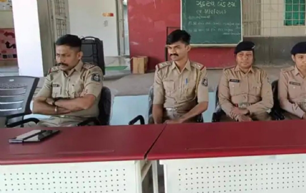 સાંથલ પોલીસ દ્વારા બાળિકાઓ માટે જાગૃતિ અને સેલ્ફ ડિફેન્સ કાર્યક્રમ યોજાયો