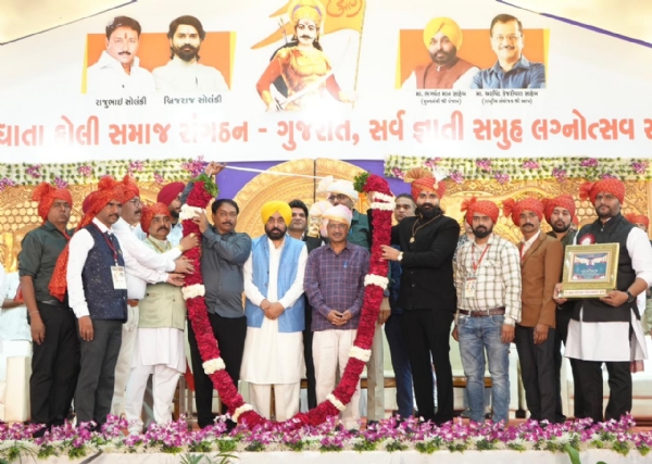 ભાવનગરમાં વીર માંધાતા કોળી સમાજના સમૂહ લગ્ન પ્રસંગે અરવિંદ કેજરીવાલ અને ભગવંત માનની હાજરી.