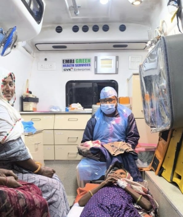 ૧૦૮ એમ્બ્યુલન્સમાં સુરક્ષિત પ્રસૂતિ ભેરાળા ગામની મહિલાએ એમ્બ્યુલન્સમાં