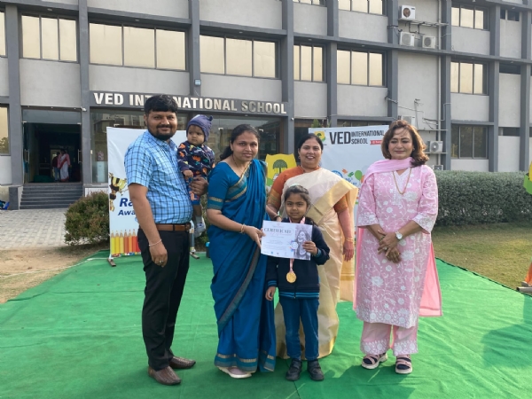 રંગોત્સવ રાષ્ટ્રીય કક્ષાની ચિત્રકલા સ્પર્ધામાં ગાંધીનગરની હિયા પટેલે સુવર્ણ પદક મેળવી જિલ્લાનું ગૌરવ વધાર્યું રંગોત્સવ રાષ્ટ્રીય કક્ષાની ચિત્રકલા સ્પર્ધામાં ગાંધીનગરની હિયા પટેલે સુવર્ણ પદક મેળવી જિલ્લાનું ગૌરવ વધાર્યું