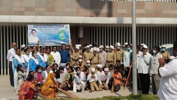 ભાવનગર ટર્મિનસ રેલવે સ્ટેશન પર સ્વચ્છતા