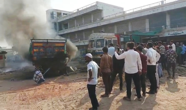 જંબુસરમાં ઉભેલી ટ્રકમાં આકસ્મિક ભયાનક આગ લાગી