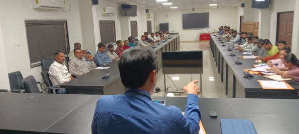 પોરબંદર મહાનગરપાલિકા દ્વારા શહેરમાં વિકાસ કાર્યો અંગે સમીક્ષા બેઠક યોજાઈ.