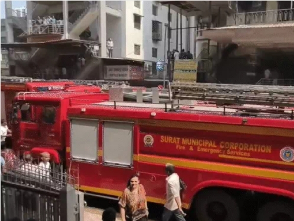 સુરતના સહારા દરવાજા પાસે જય શ્રી રામ ટેક્સટાઈલ માર્કેટમાં આગ