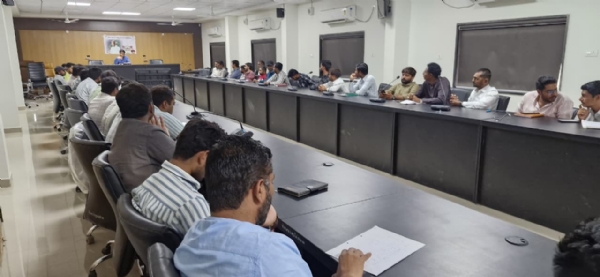 પોરબંદર મહાનગરપાલિકા દ્વારા શહેરમાં વિકાસ કાર્યો અંગે સમીક્ષા બેઠક યોજાઈ.