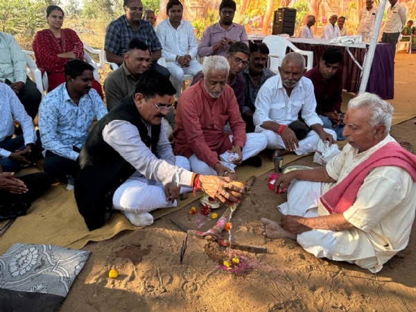 કરલીથી ખંડોસણ–દેણપ–વણાગલા સુધીના 2.80 કિમી રોડનું ખાતમુહૂર્ત કરલીથી ખંડોસણ–દેણપ–વણાગલા સુધીના 2.80 કિમી રોડનું ખાતમુહૂર્ત