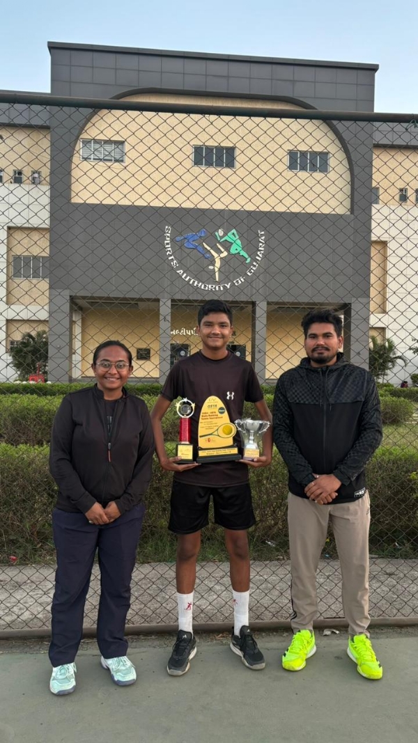 ભાવનગરના સરદાર પટેલ રમત સંકૂલના ખેલાડીએ લોન ટેનિસ સ્પર્ધામાં વિજેતા થઈને રાજ્ય સ્તરે ગોલ્ડ મેડલ મેળવ્યું.