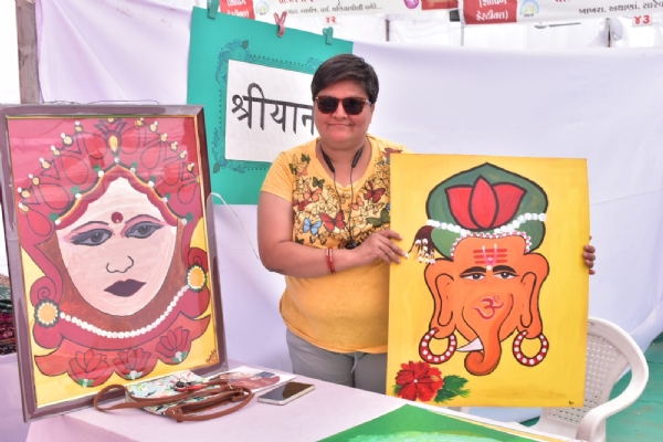 ઇન્સ્ટન્ટ આર્ટથી આત્મનિર્ભર બન્યાં પાટણની બ્રિન્દાબેન ખમાર ઇન્સ્ટન્ટ આર્ટથી આત્મનિર્ભર બન્યાં પાટણની બ્રિન્દાબેન ખમાર