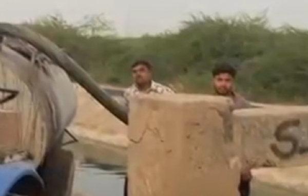 રાધનપુર તાલુકાના કુંતાસરી ગામ નજીકથી પસાર થતી નર્મદા કેનાલમાંથી પાણીચોરીનો મામલો પ્રકાશમાં