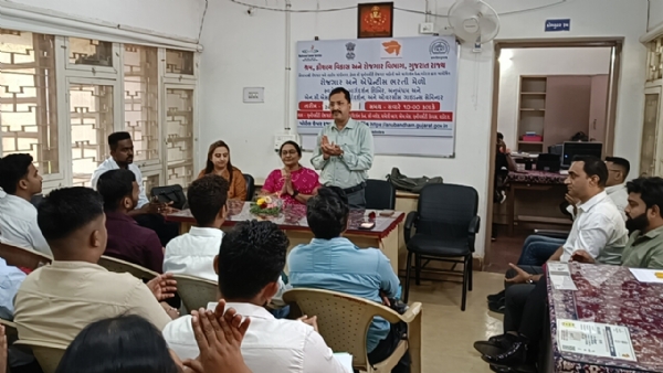 વડોદરા યુનિવર્સિટી રોજગાર માહિતી અને માર્ગદર્શન કેન્દ્ર ખાતે સફળ ભરતીમેળો યોજાયો