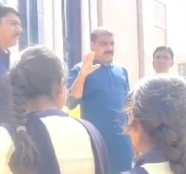 ચંદ્રુમાણા પ્રાથમિક શાળાના ધોરણ ૮ના વિદ્યાર્થીઓએ ગુજરાત વિધાનસભા ખાતે એક દિવસીય શૈક્ષણિક મુલાકાત લીધી