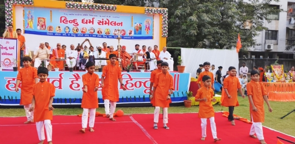 અંકલેશ્વરના જીઆઈડીસીમાં ગણેશપાર્ક અને કમલમ વસ્તીનું ભવ્ય હિન્દુ ધર્મ સંમેલન સંપન્ન