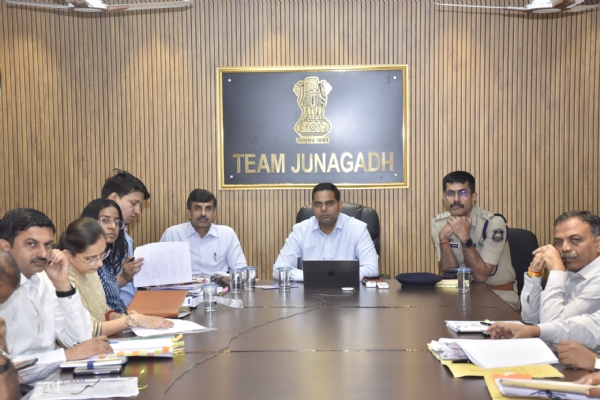 જિલ્લા કલેકટર અનિલકુમાર રાણાવસિયાના અધ્યક્ષતામાં જિલ્લા કલેકટર અનિલકુમાર રાણાવસિયાના અધ્યક્ષતામાં