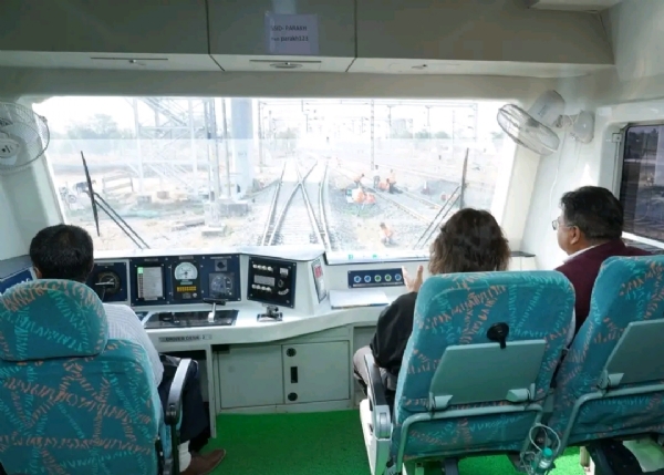 વડનગર રેલવે સ્ટેશનનું મંડળ રેલ પ્રબંધક દ્વારા નિરીક્ષણ, સુવિધા સુધારવા સૂચના વડનગર રેલવે સ્ટેશનનું મંડળ રેલ પ્રબંધક દ્વારા નિરીક્ષણ, સુવિધા સુધારવા સૂચના