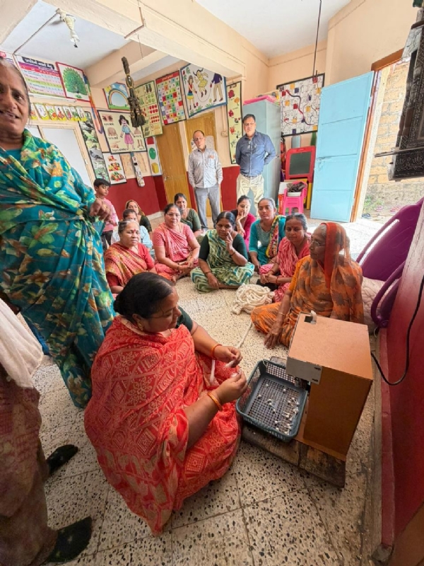 બાબાપુર ગામે PMKSY WDC 2.0 અંતર્ગત કોટન ની વાટો બનાવવાની તાલીમ યોજાઈ બાબાપુર ગામે PMKSY WDC 2.0 અંતર્ગત કોટન ની વાટો બનાવવાની તાલીમ યોજાઈ