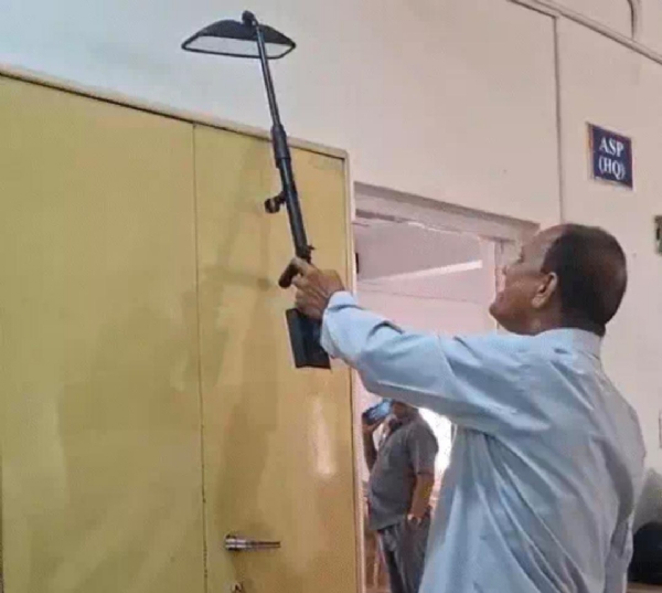 સુરત પાસપોર્ટ ઓફિસને ધમકી બાદ મહેસાણા પોસ્ટ ઓફિસ એલર્ટ, ડોગ સ્કવોડ સાથે તપાસ