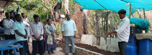 6 વર્ષથી ગાય આધારિત પ્રાકૃતિક ખેતી કરતા રેલ્વા ગામના ખેડૂતમિત્ર તુલસી વસાવા 6 વર્ષથી ગાય આધારિત પ્રાકૃતિક ખેતી કરતા રેલ્વા ગામના ખેડૂતમિત્ર તુલસી વસાવા