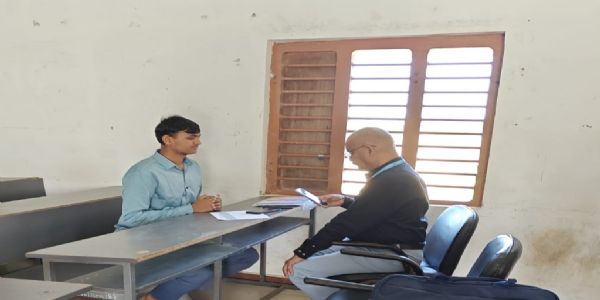 વેરાવળની સરકારી વિજ્ઞાન કોલેજ ખાતે મેગા પ્લેસમેન્ટ કેમ્પ યોજાયો અંતિમ વર્ષ પૂર્ણ કરેલા વિદ્યાર્થીઓને ૧૨ જેટલી પ્રતિષ્ઠિત કંપનીઓમાં ઈન્ટરવ્યૂની તક