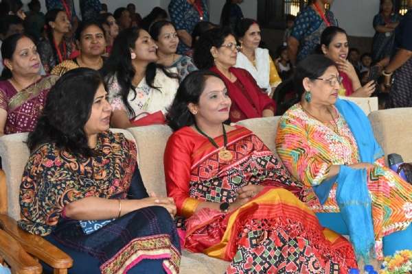 ભાવનગર રેલવે મંડળમાં પશ્ચિમ રેલવે મહિલા કલ્યાણ ભાવનગર રેલવે મંડળમાં પશ્ચિમ રેલવે મહિલા કલ્યાણ