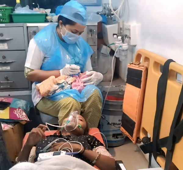 ઈણાજ ગામની મહિલાની ૧૦૮ એમ્બ્યુલન્સમાં