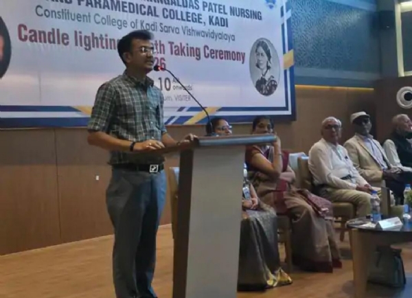 મહેસાણા જિલ્લાના કડીમાં ભગવભાઈ પટેલ નર્સિંગ એન્ડ પેરામેડિકલ કોલેજમાં કૅન્ડલ લાઇટિંગ અને શપથવિધિ સમારોહ