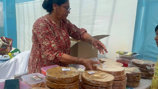 ખેરવા ગામની જયાબેન પટેલ: 12 ફ્લેવરના ખાખરાથી 15 સ્ટોલ સુધીની સફળ સફર ખેરવા ગામની જયાબેન પટેલ: 12 ફ્લેવરના ખાખરાથી 15 સ્ટોલ સુધીની સફળ સફર