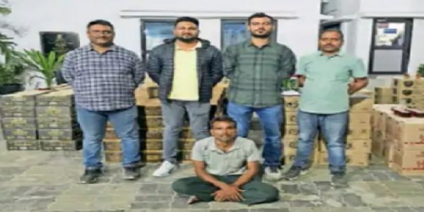 ચીખલી હાઇવે પર મોટી કાર્યવાહી: લાખોની વિદેશી દારૂ સાથે ટેમ્પો ઝડપાયો, એકની ધરપકડ