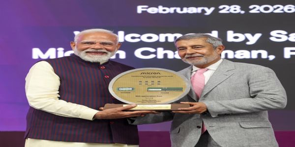 સાણંદથી ભારતની ટેક-ક્રાંતિના નવા અધ્યાયનો પ્રારંભ કરાવતા પ્રધાનમંત્રી નરેન્દ્ર મોદી