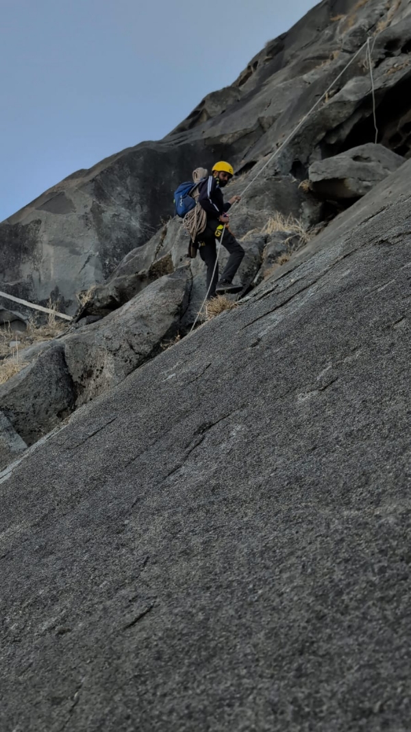 ૭મા રાષ્ટ્રીયકક્ષા ખડક ચઢાણ શિબિર દરમિયાન ગીરનારના ૭મા રાષ્ટ્રીયકક્ષા ખડક ચઢાણ શિબિર દરમિયાન ગીરનારના