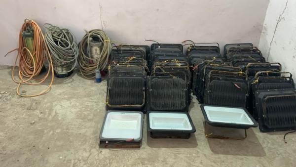 સમુદ્રમાં લાઈટ ફિશિંગ બેફામ: માછીમારોમાં રોષ. સમુદ્રમાં લાઈટ ફિશિંગ બેફામ: માછીમારોમાં રોષ.