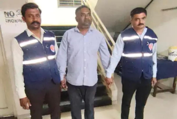 લાંચ લેવા ઝડપાયો