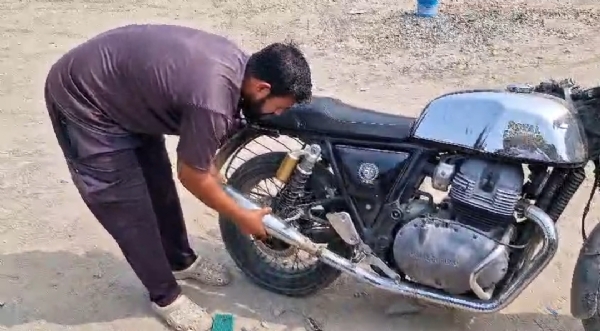 પ્રતિબંધીત મોડીફાઇ સાઇલેન્સર વાળી બુલેટ મોટર સાયકલો પુરઝડપે ચલાવી પ્રતિબંધીત મોડીફાઇ સાઇલેન્સર વાળી બુલેટ મોટર સાયકલો પુરઝડપે ચલાવી