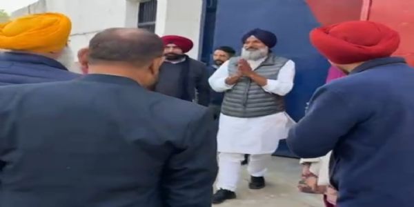 અકાલી નેતા બિક્રમજીત મજીઠિયા સાત મહિના પછી નાભા જેલમાંથી મુક્ત