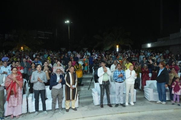 નવરંગ સંસ્થા અને મહાનગર પાલિકા દ્વારા ડાન્સ ફેસ્ટ યોજાયો. નવરંગ સંસ્થા અને મહાનગર પાલિકા દ્વારા ડાન્સ ફેસ્ટ યોજાયો.